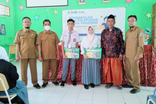 Peran, Manfaat, dan Tujuan Kegiatan Praktik Lapangan Siswa dalam Meningkatkan Pemahaman Materi, Keterampilan Lapangan, dan Kesiapan Siswa Menghadapi Dunia Kerja Serta Tantangan Nyata di Lingkungan Pendidikan