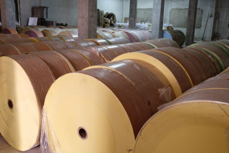 Bahan Mentah Kertas: Panduan Lengkap Mengenal Jenis, Sumber, Proses Produksi, dan Strategi Pengelolaan Efisien untuk Industri Kertas, Menunjang Produksi Berkualitas, Ramah Lingkungan, dan Kompetitif di Pasar Nasional maupun Global