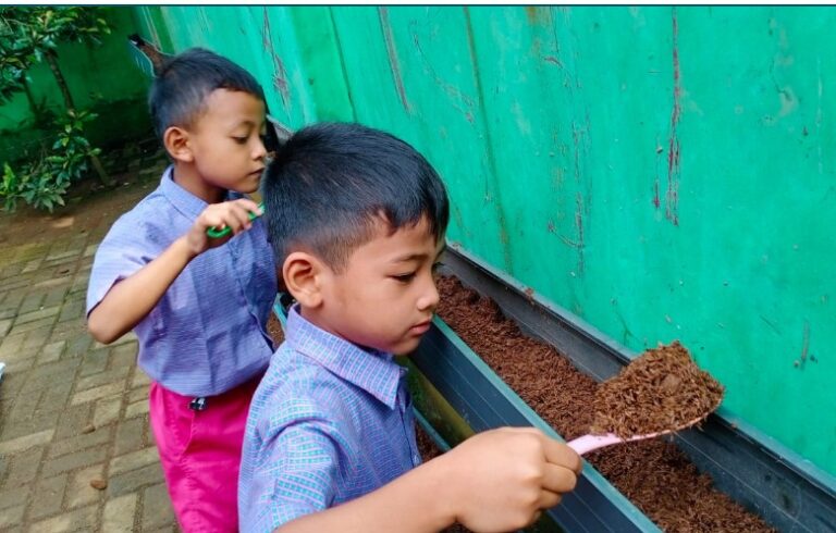 Eksperimen Pendidikan Berbasis Proyek untuk Meningkatkan Kreativitas, Kolaborasi, dan Keterampilan Siswa: Metode Pembelajaran Interaktif yang Efektif di Sekolah, Universitas, dan Lingkungan Edukatif Modern