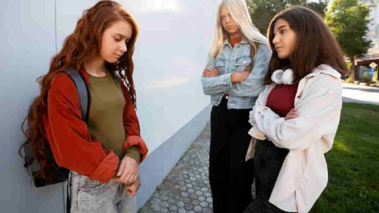 Upaya Memperbaiki Moral Masyarakat melalui Pendidikan Karakter, Teladan Kepemimpinan, Peran Keluarga, dan Lingkungan Sosial agar Tercipta Kehidupan Sosial yang Harmonis, Etis, dan Berbudaya di Tengah Tantangan Modern